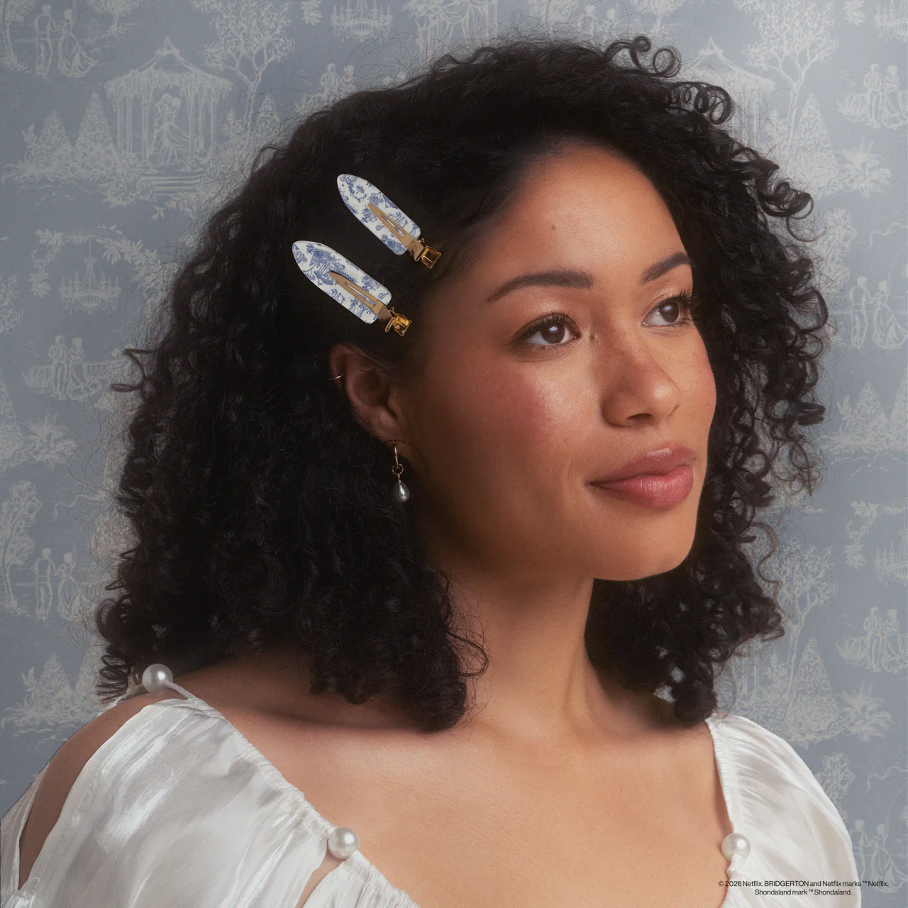 Bridgerton x Kitsch Creaseless Clips in Toile in Bloom - Image 3