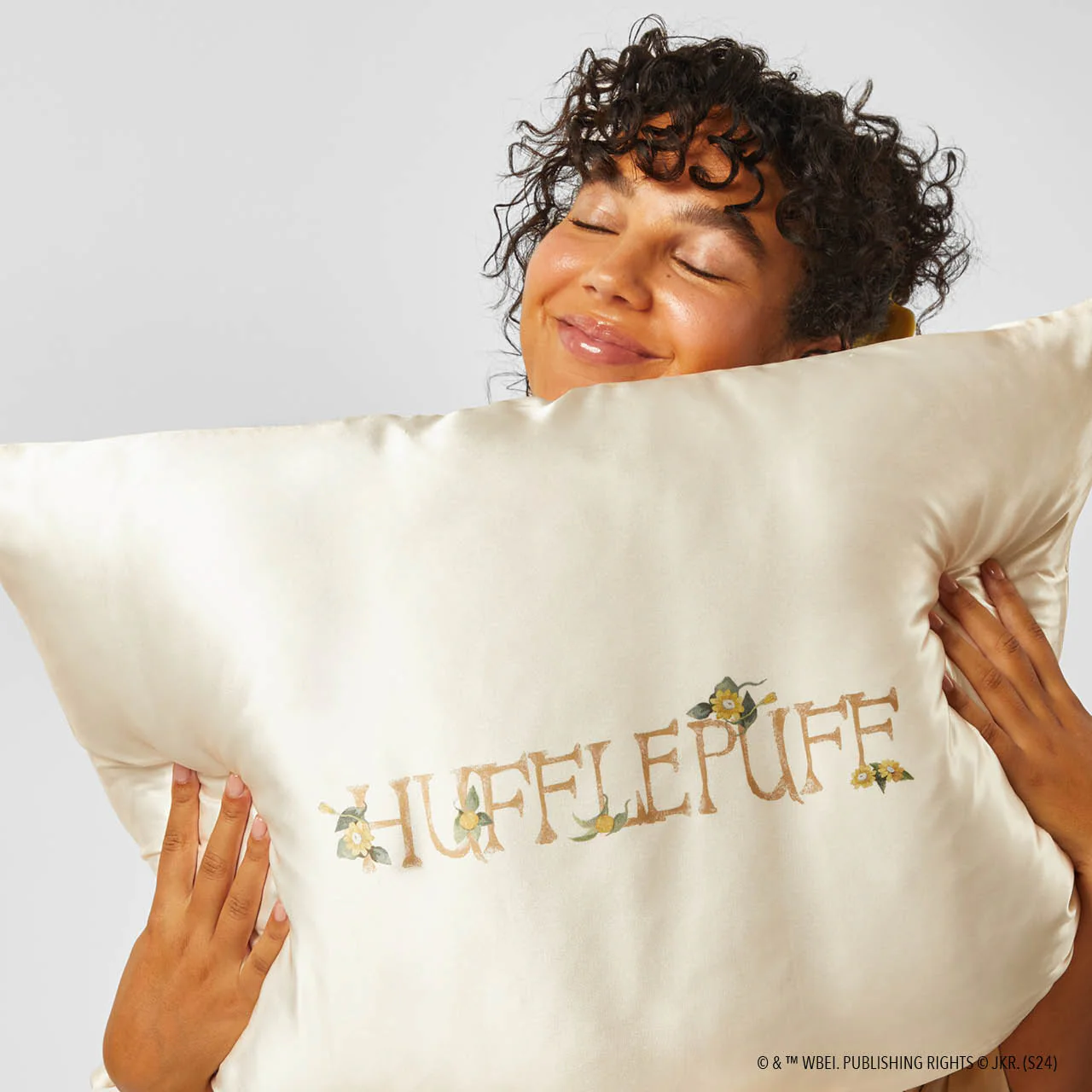 Kitsch x Harry Potter Satin Pillowcase in Huflepuff - King - Image 4
