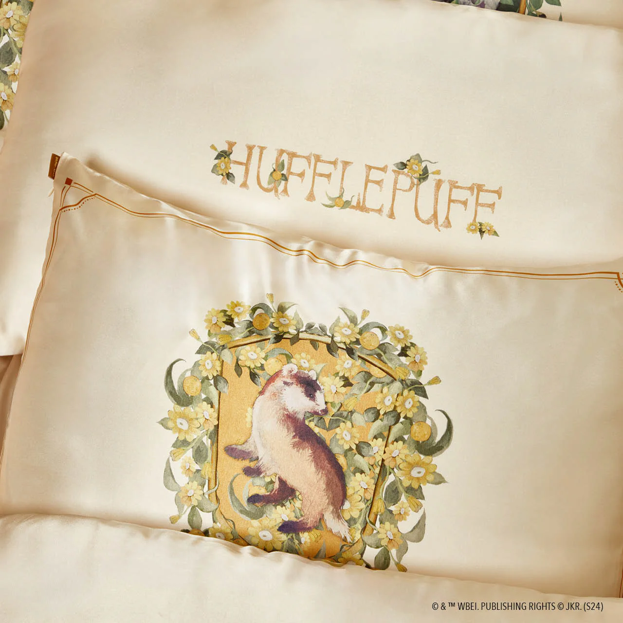 Kitsch x Harry Potter Satin Pillowcase in Huflepuff - King - Image 5